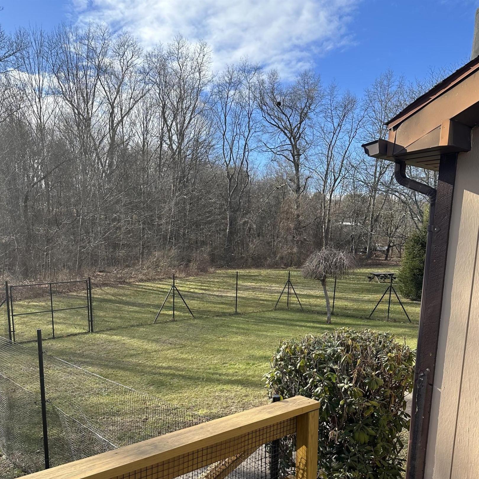 Fenced Yard Chalets From Good Dog Vacations At Big Valley Resort Sciota 外观 照片