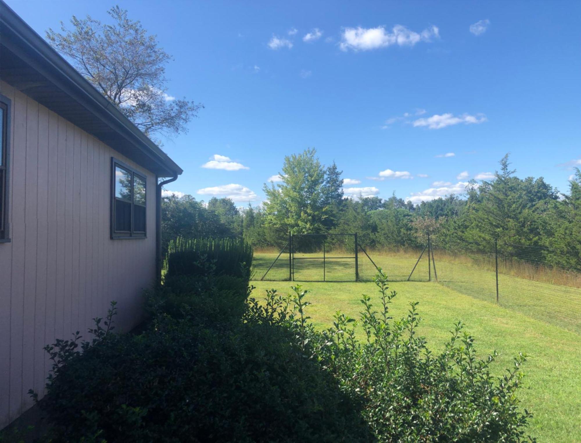 Fenced Yard Chalets From Good Dog Vacations At Big Valley Resort Sciota 外观 照片